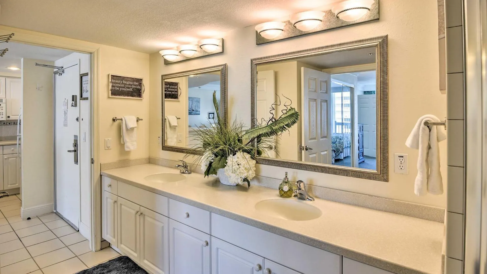 Vacation Vibe Condo Eleventh-Floor Ocean Views Daytona Beach